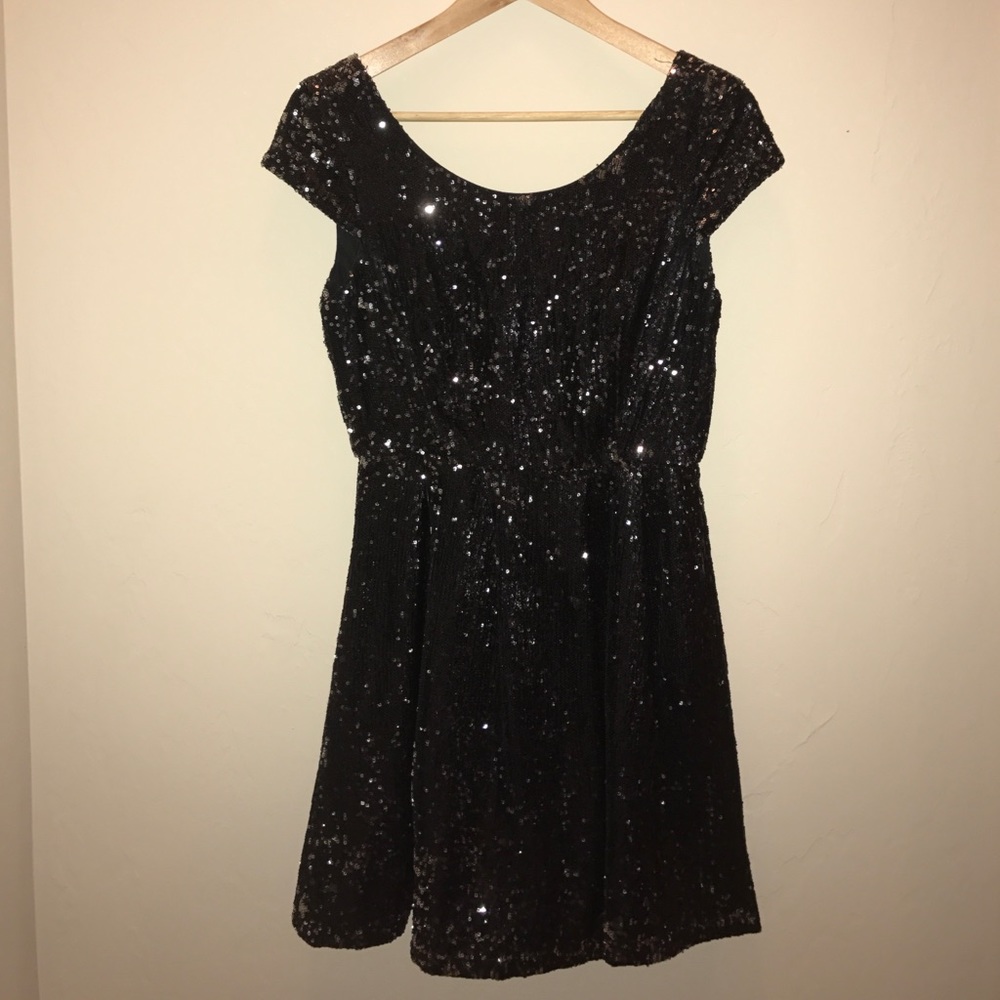 Women's Forever 21 sequin party dress!