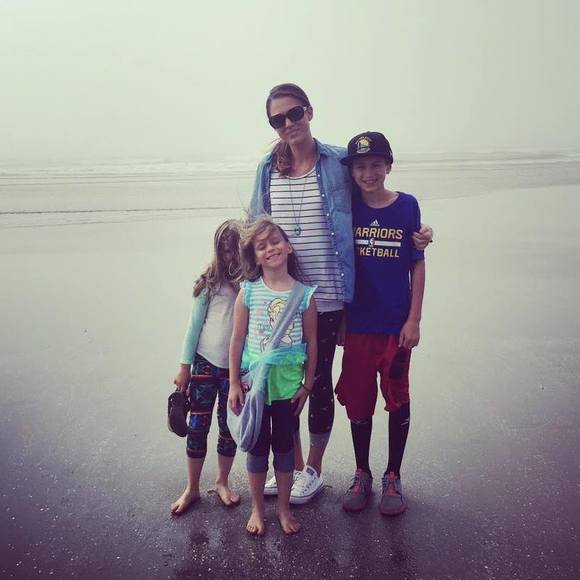 Meet your Posher, Candice - Picture 2 of 2