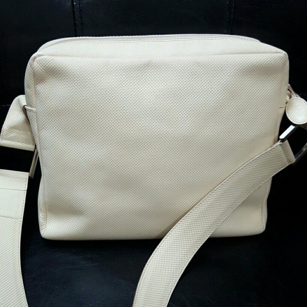 Bottega Veneta Italy Leather Bag - Picture 3 of 11