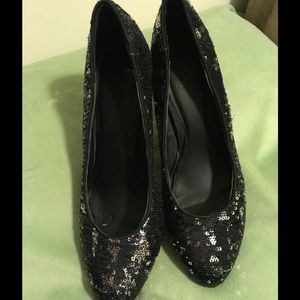 😍 Black Sparkly Heels 👠
