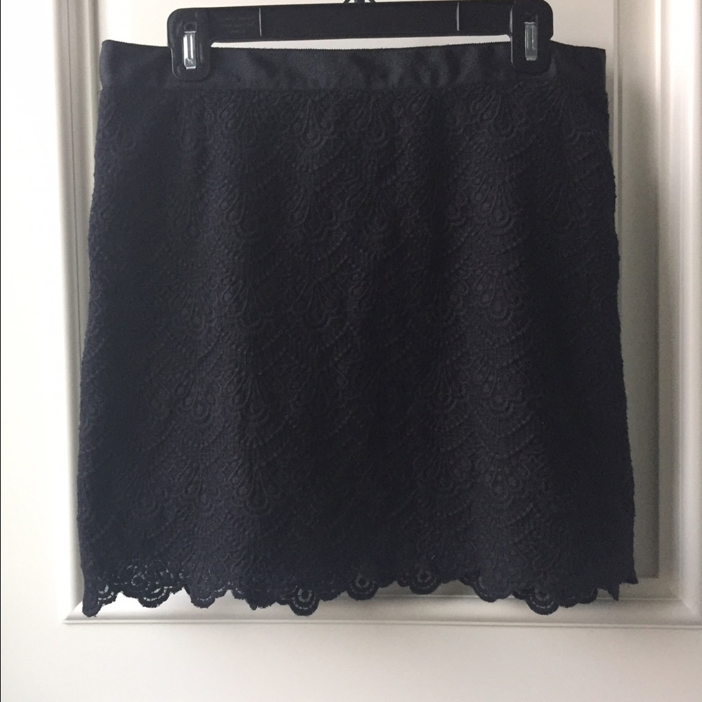 ❌SOLD❌J.Crew black scalloped lace mini skirt