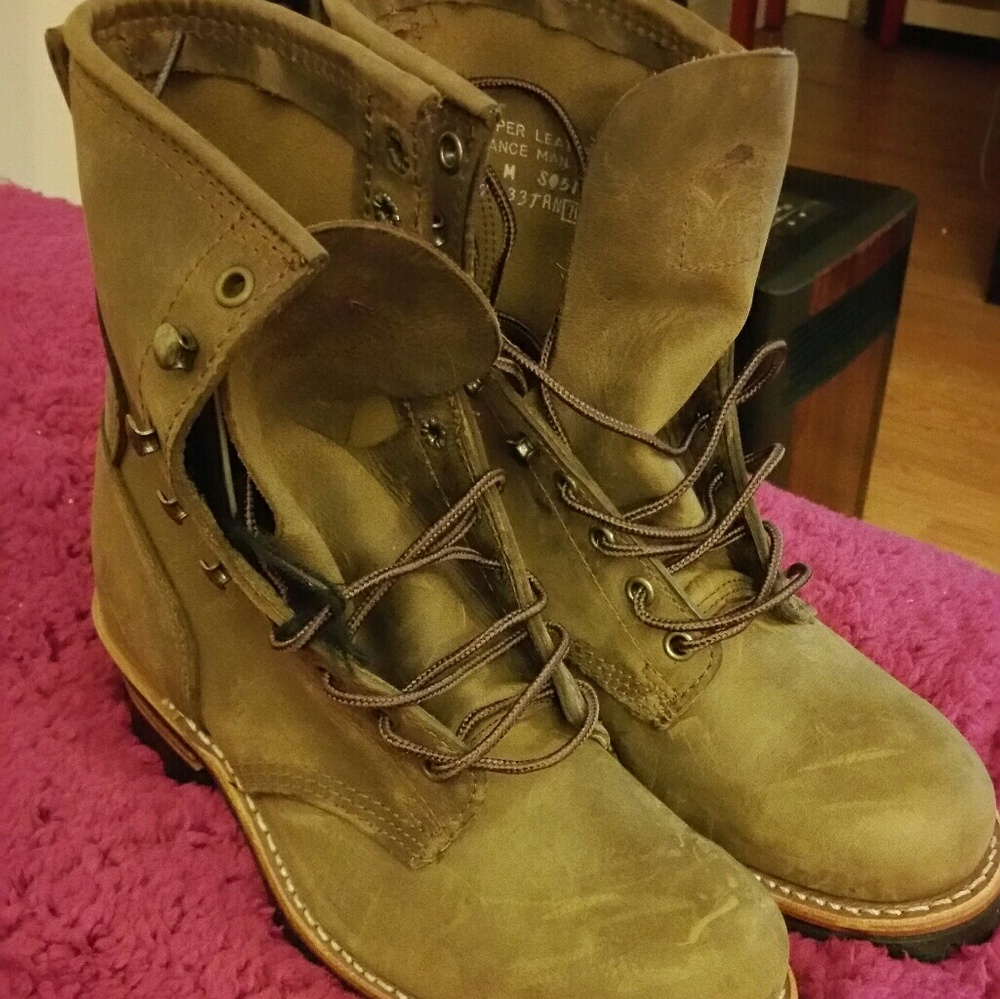 Size 8 1/2 Womans Frye boots