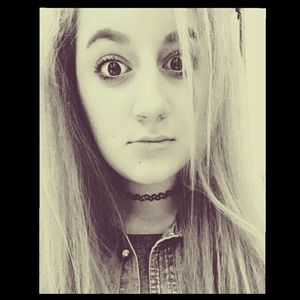 Meet your Posher, Olivia