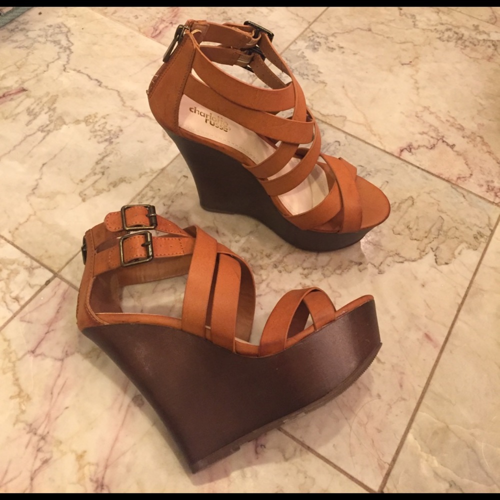 Cognac strappy wedges