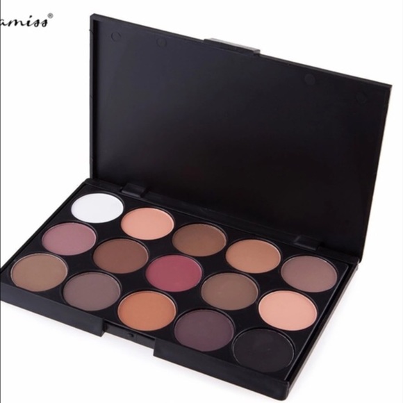 New 15 Colors Eyeshadow Palette - Picture 2 of 2