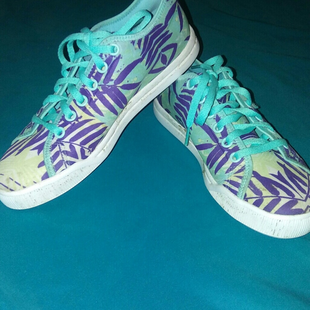 Reebok skyscape shoes with palm print design