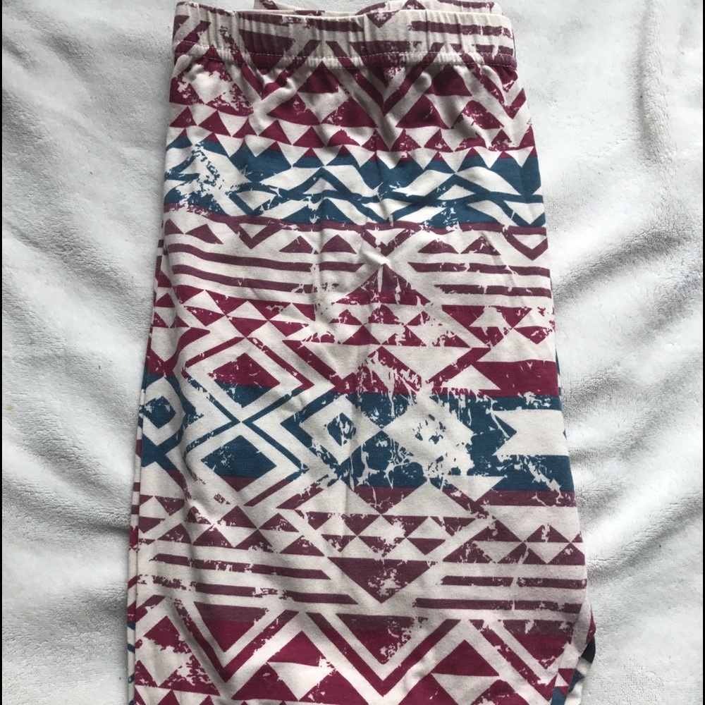 Patterned full-length leggings