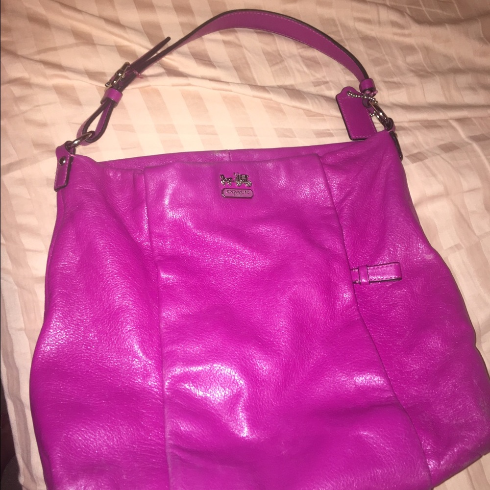 ⚡️FLASH⚡️Magenta Leather Coach Shoulder Bag