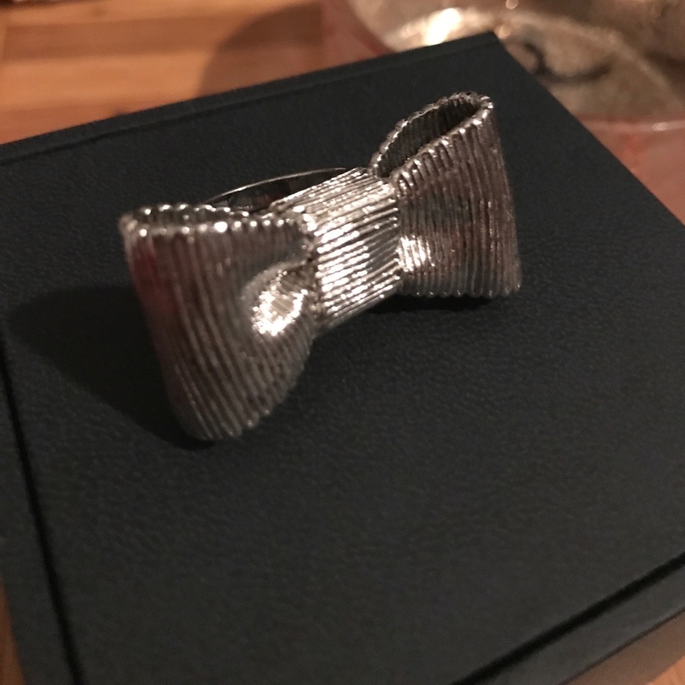 Kate spade bow ring (sz 7)