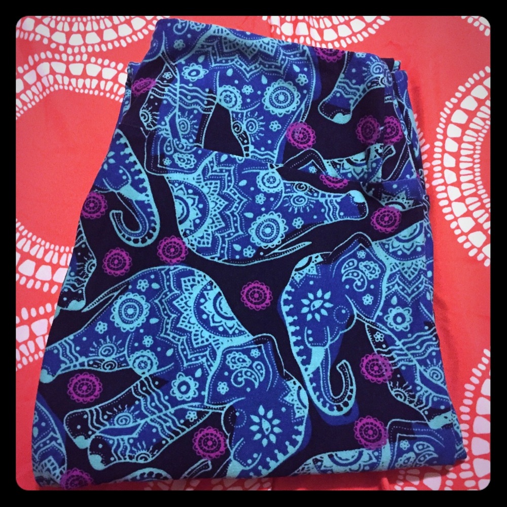 LuLaRoe size OS Mosaic elephants brand new