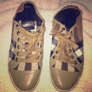 Burberry shoes