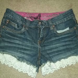 Eyelet trimmed shorts