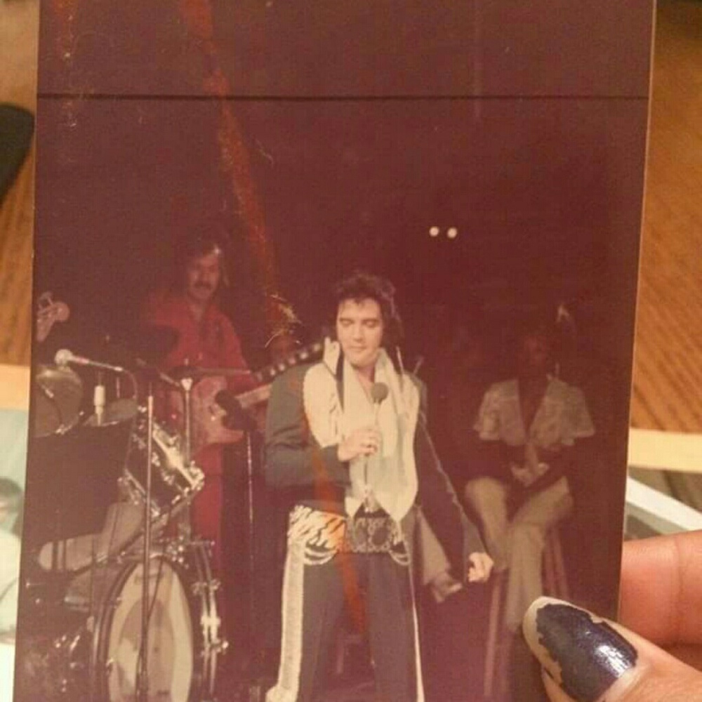 One Of A Kind Personal Photo Of Elvis!!!!!!