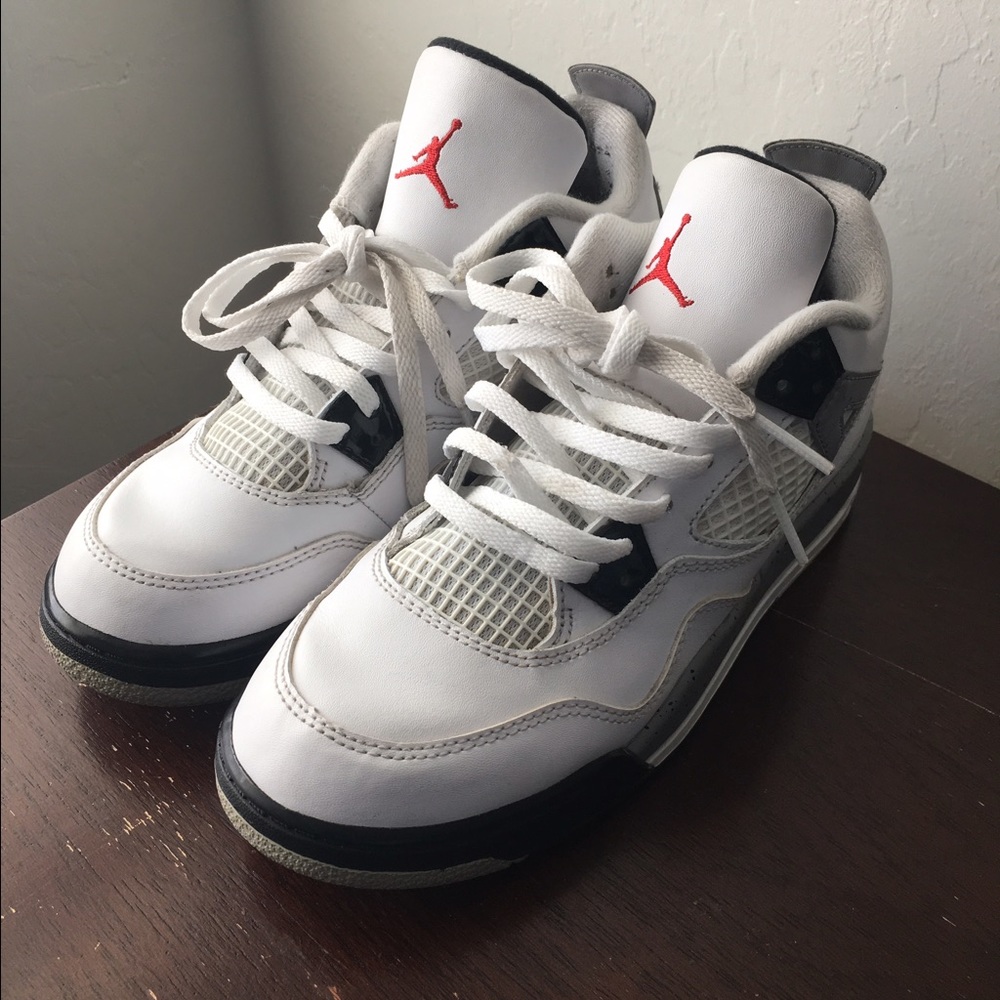 Retro jordan cement 4 size 3y