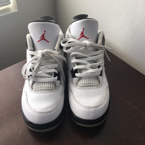 Jordans size 3y find the right size Use your measurements and the chart below or our Size Calculator to determine your shoe size. Please Note: Your Heel-to-toe measurement (cm) may be slightly shorter than the CM measurement you will find on your shoe box.