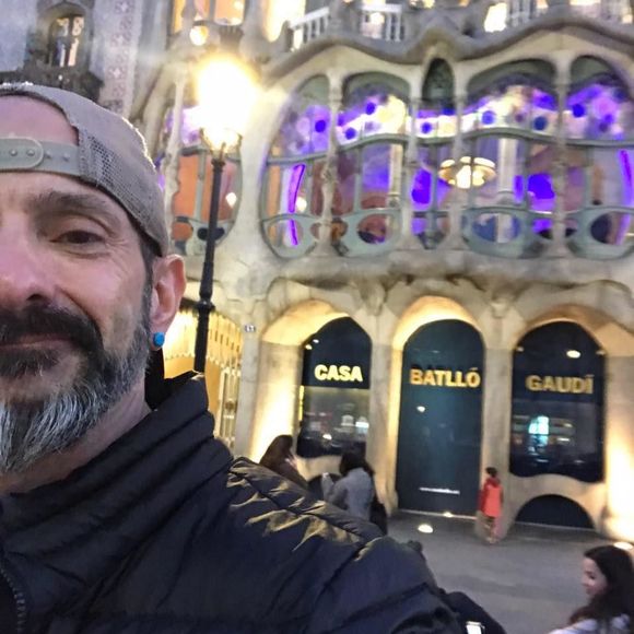 Meet your Posher, Carlos - Picture 1 of 1