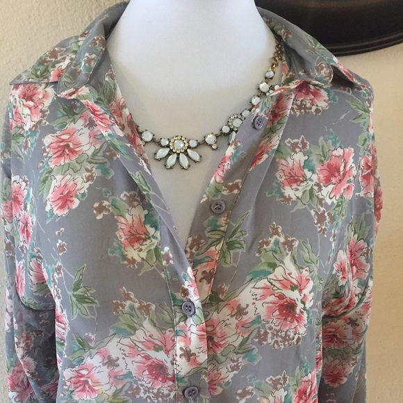 Pleione grey Floral top - Picture 2 of 7