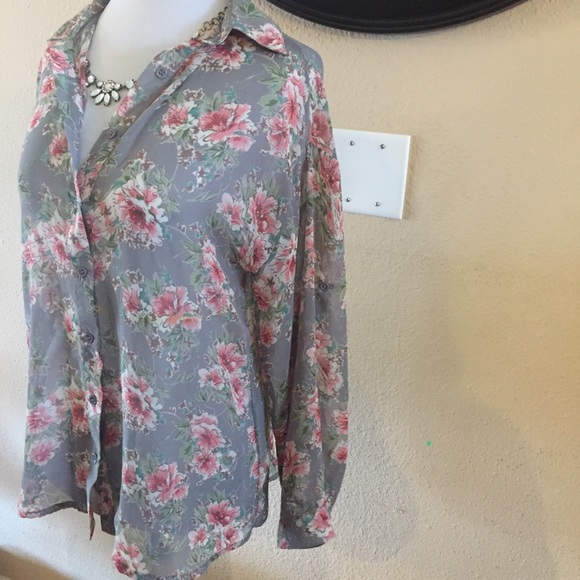 Pleione grey Floral top - Picture 3 of 7