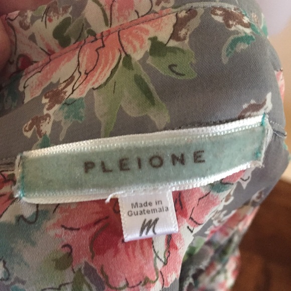 Pleione grey Floral top - Picture 5 of 7