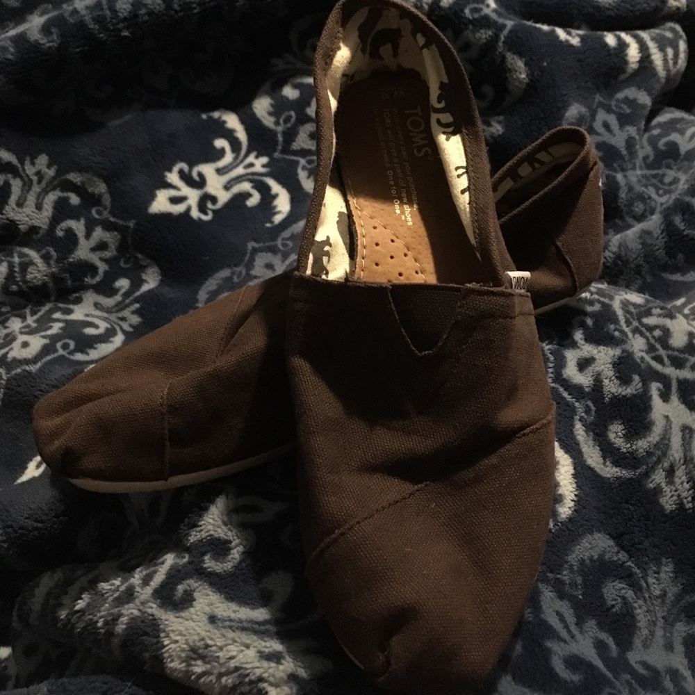 🍂BROWN TOMS🍂 WOMENS SIZE 10
