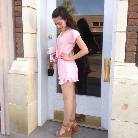 LAST ONE Host Pick๐ต - Picture 3 of 4