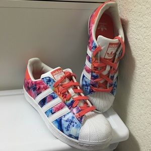 SOLD! floral superstar adidas. size 5.