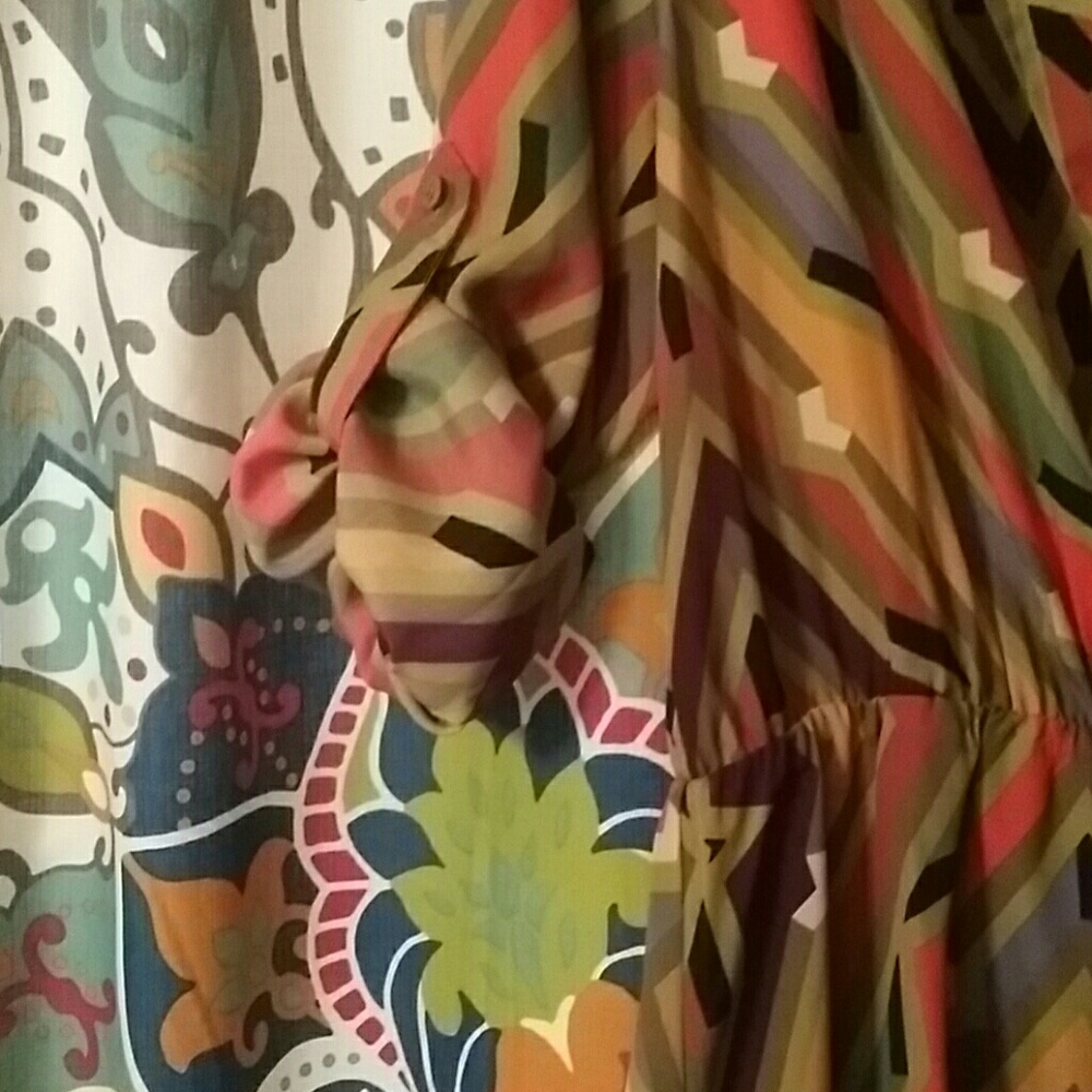 Dress - Picture 3 of 3