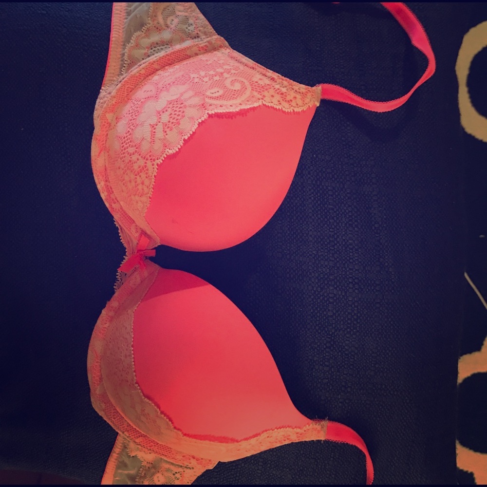 Victoria's Secret Plunge Push Up Bra