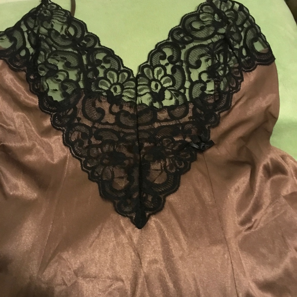🌹Sexy Silky Brown Nighty With Black Lace🛍
