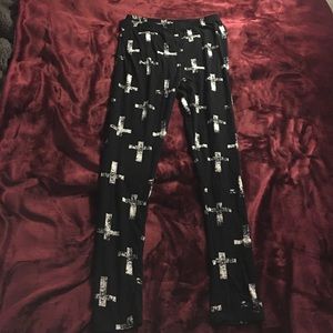 Cross pattern leggings