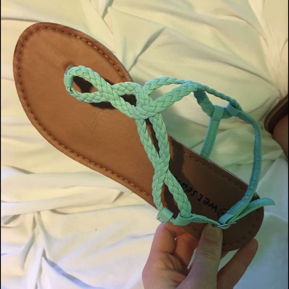 Sandals - Picture 2 of 4