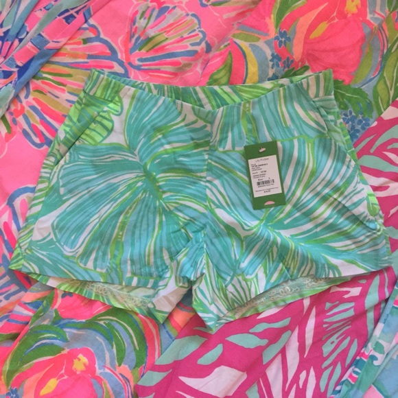 NWT LILLY PULITZER JEANNIE FRONDS PLACE SHORT - 0 - Picture 4 of 4