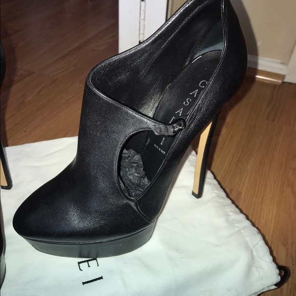 Nice pair of Casadei shoes. Wore them one time . - Picture 2 of 3