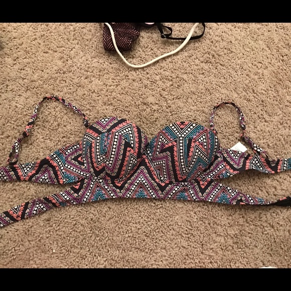 Forever 21 Other - Size small bikini top. A little push up