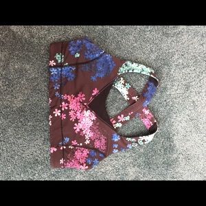 Lululemon sports bra