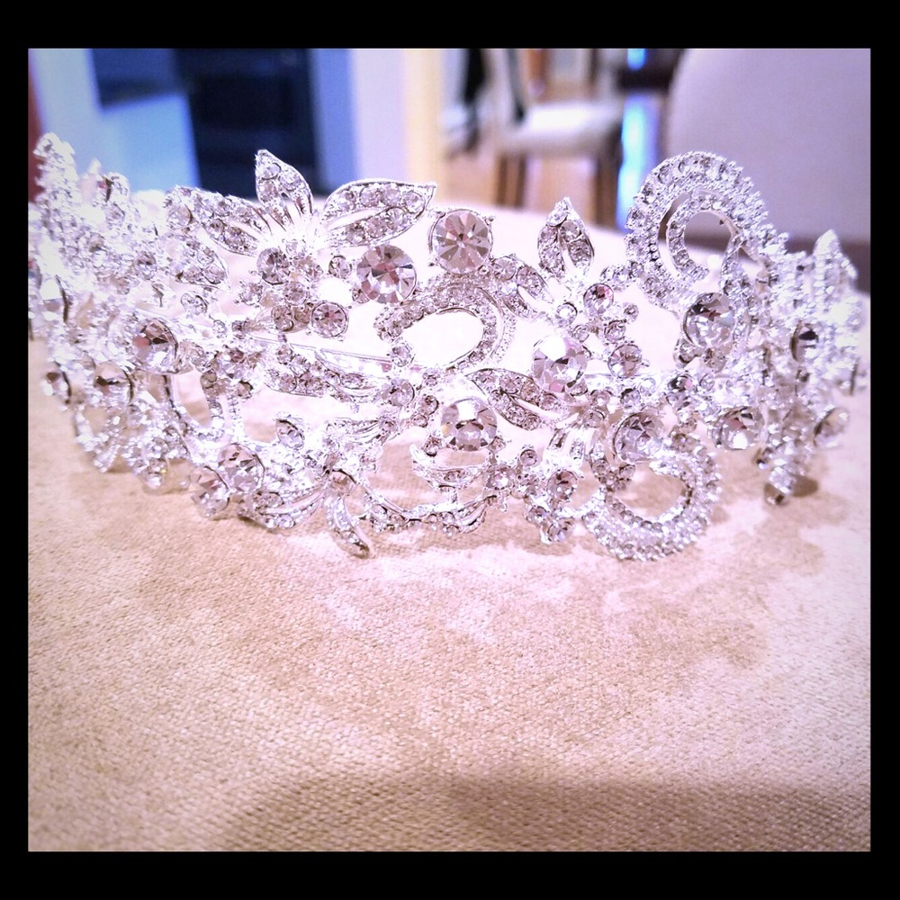STUNNING wedding tiara