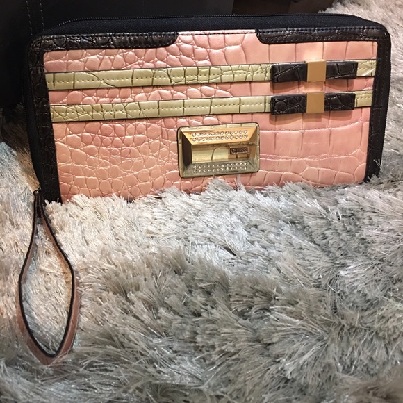 Guess Handbags - Guess pink clutch !