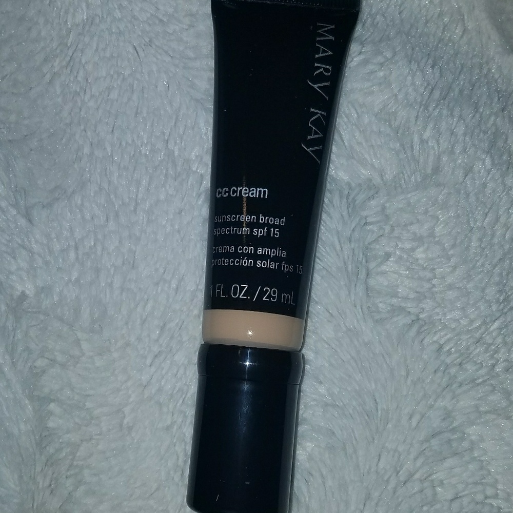 CC Cream LIGHT TOO MEDIUM