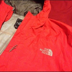 Gently used North Face windbreaker/ Spring jacket