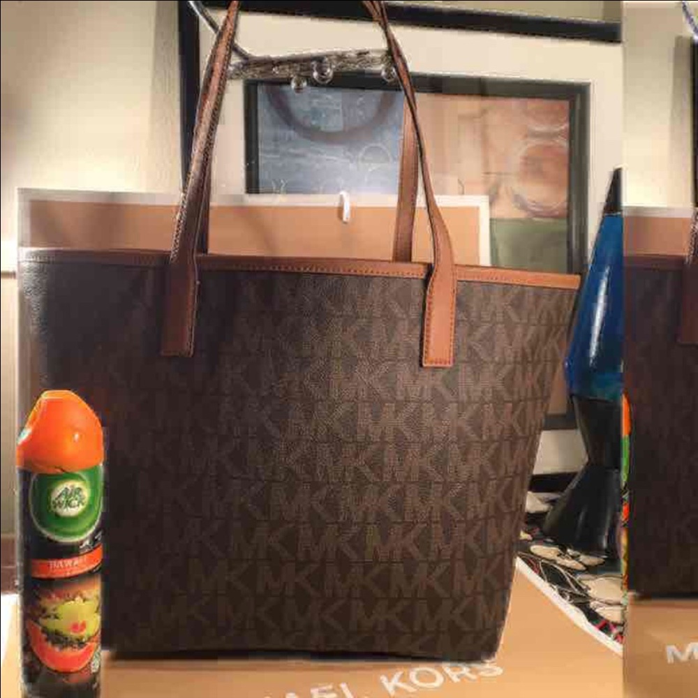 MICHAEL KORS LARGE JET SET TRAVEL TOTE