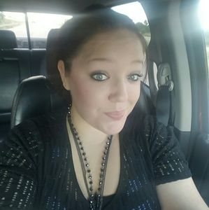 Meet your Posher, Desiree