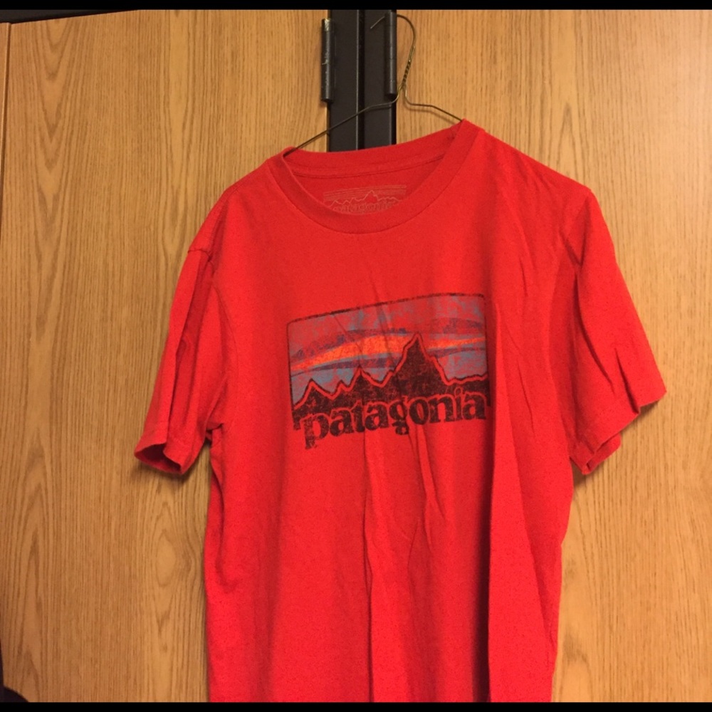 Men's Pategonia Sticker T-shirt