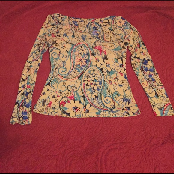 Top - Picture 2 of 2