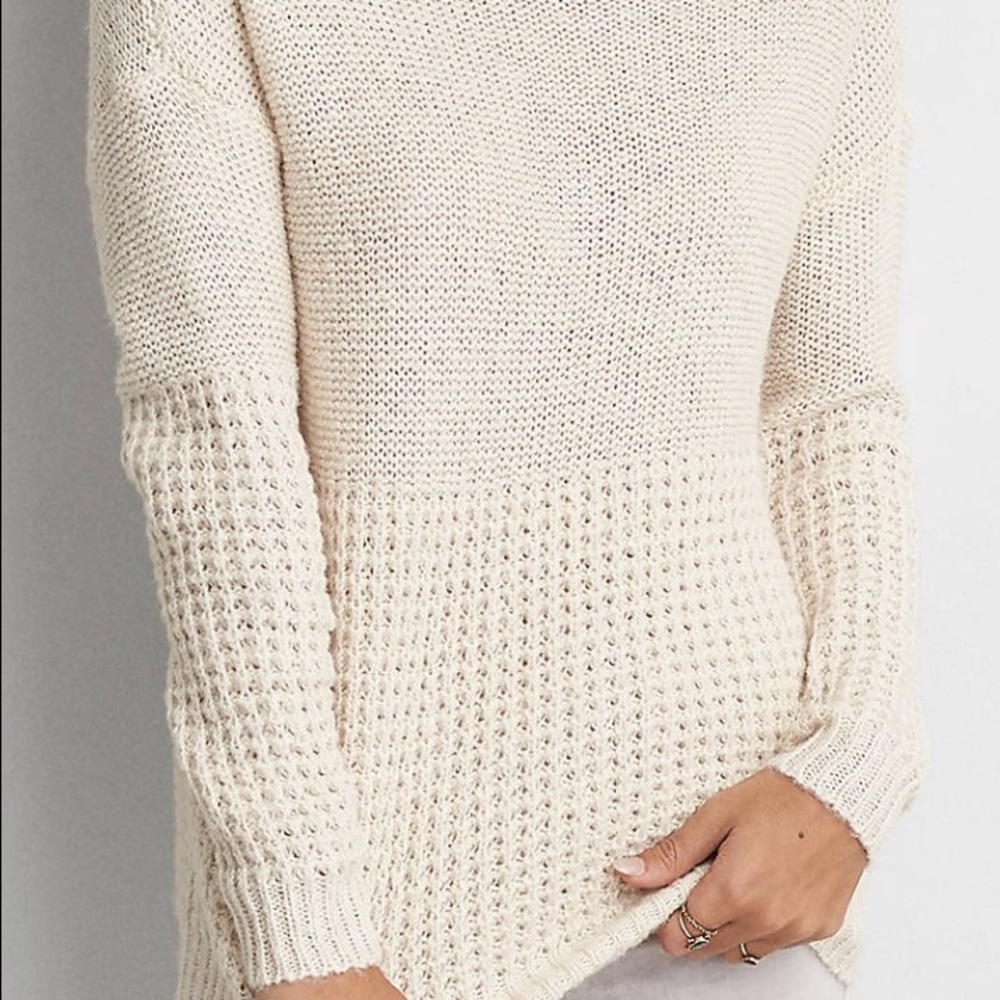 American Eagle BNWT cream sweater