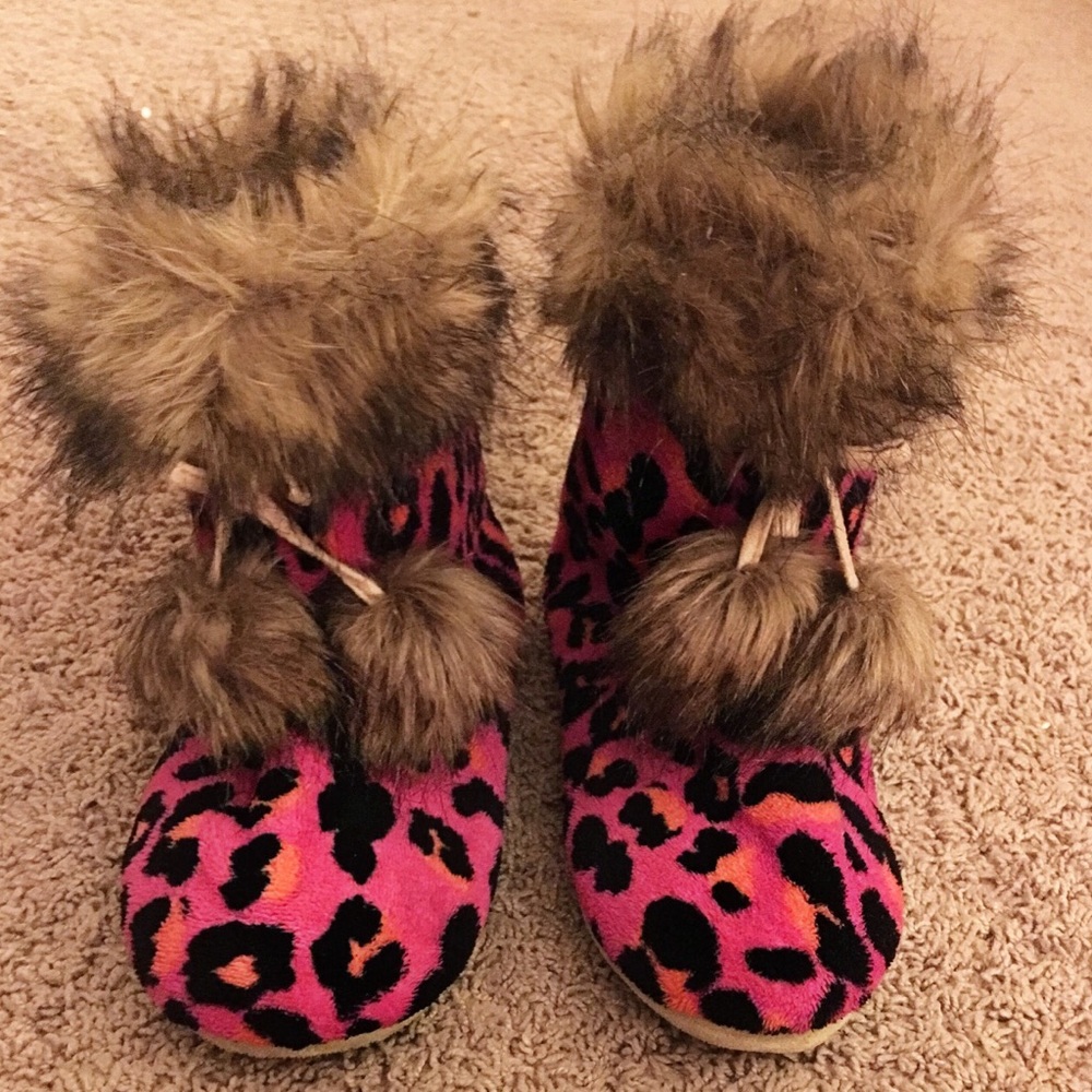 ❤️SOLD❤️  Adorable pink Chettah high slippers 💓