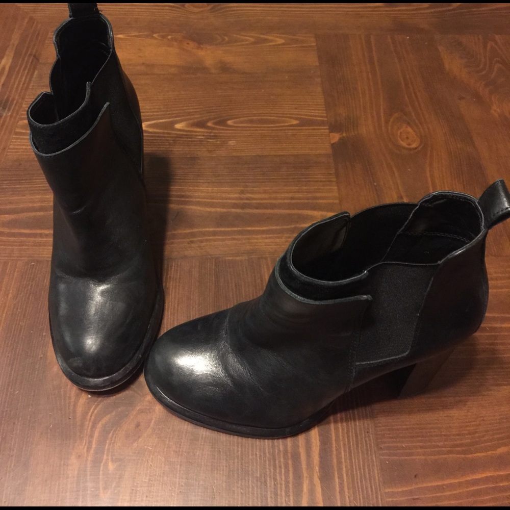 Sam Edelman BLACK LEATHER Booties 8.5M