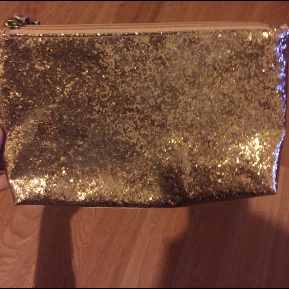 Gold clutch