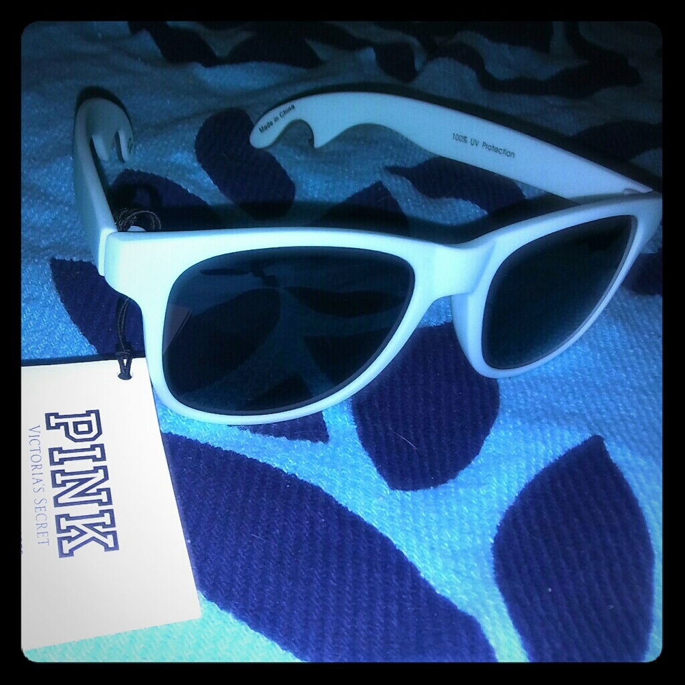 NWT Victoria's Secret Pink sunglasses