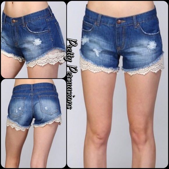 CLEARANCE‼️ Distressed Denim & Crochet Trim Shorts - Picture 7 of 8