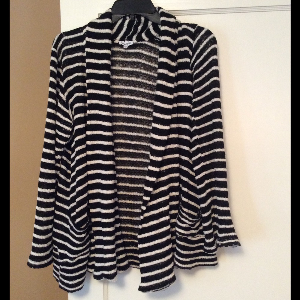 Splendid black and white cardigan